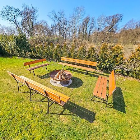 Holiday Home Vegas - House And Garten For Exclusive Use Колцево Екстериор снимка